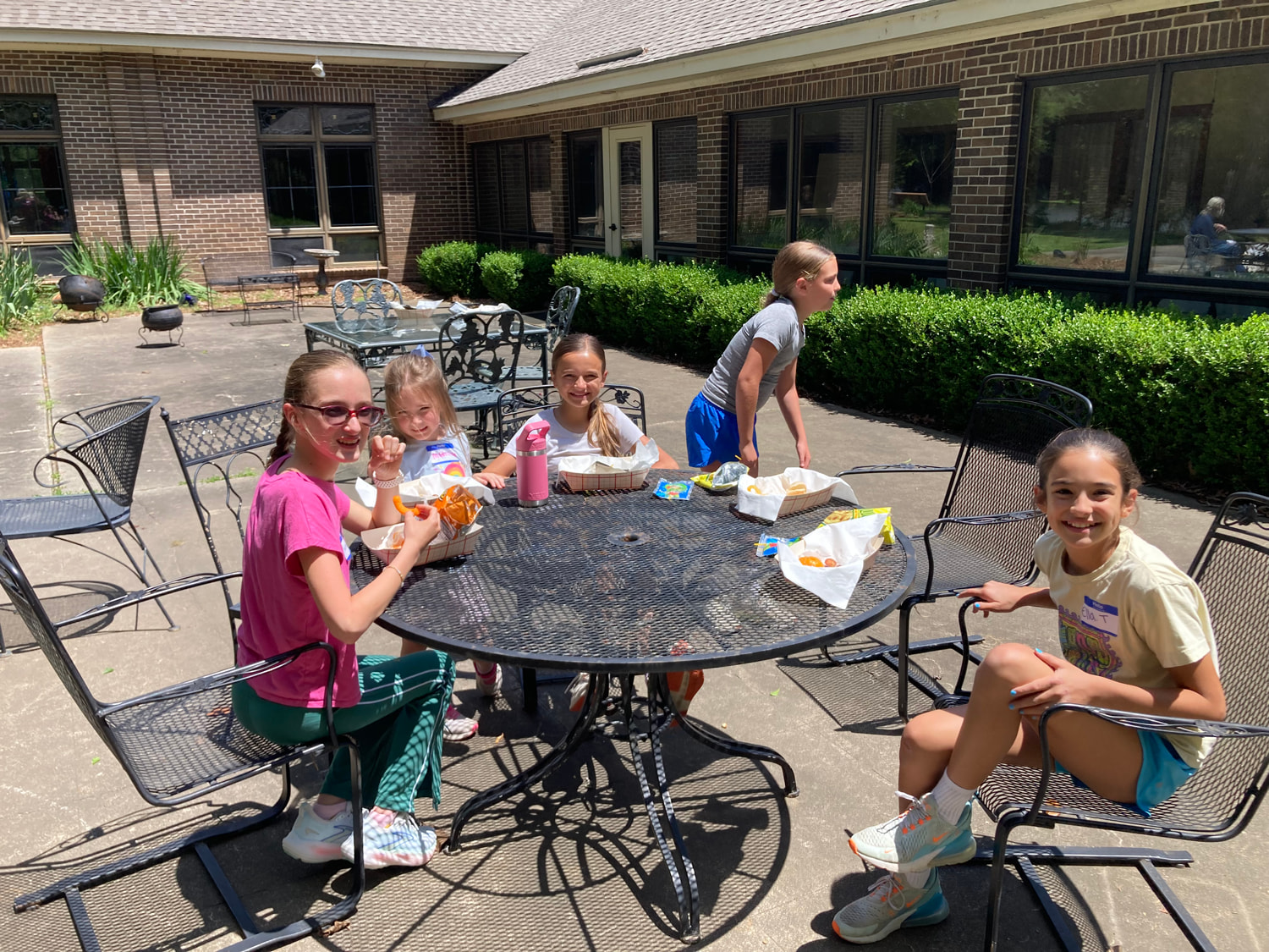 youth church lunch